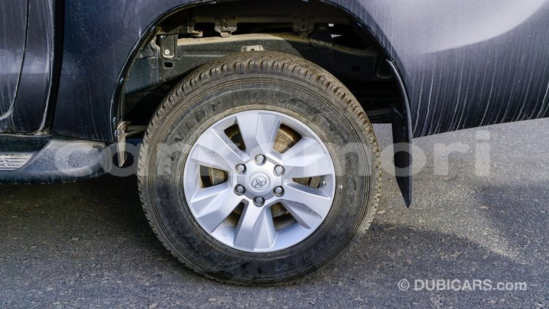 Big with watermark toyota hilux grande comore import dubai 2786