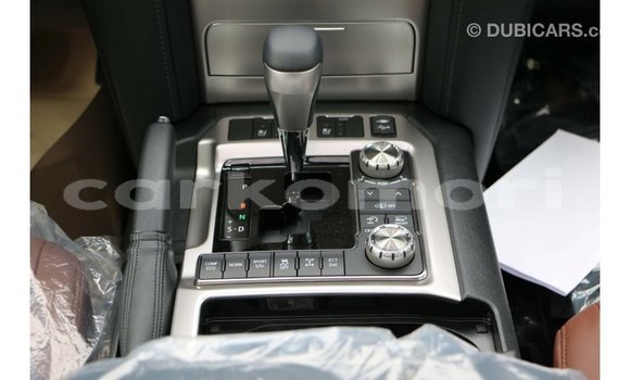 Buy Import Toyota Land Cruiser White Car in Import - Dubai in Great Comore Buy Import Toyota Land Cruiser White Car in Import - Dubai in Great Comore