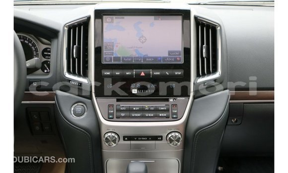 Buy Import Toyota Land Cruiser White Car in Import - Dubai in Great Comore Buy Import Toyota Land Cruiser White Car in Import - Dubai in Great Comore