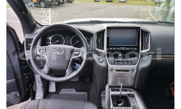 Acheter Import Voiture Toyota Land Cruiser Noir à Import - Dubai, Grande Comore Acheter Import Voiture Toyota Land Cruiser Noir à Import - Dubai, Grande Comore
