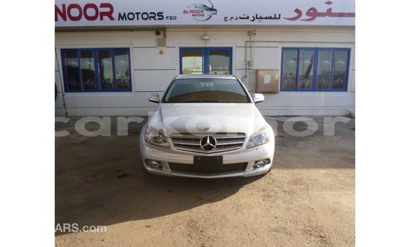 Acheter Import Voiture Mercedes-Benz 200 Autre à Import - Dubai, Grande Comore Acheter Import Voiture Mercedes-Benz 200 Autre à Import - Dubai, Grande Comore