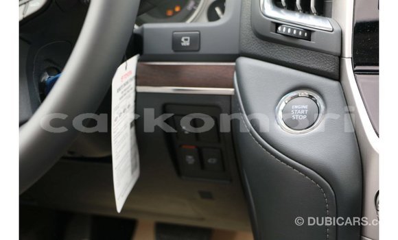 Buy Import Toyota Land Cruiser White Car in Import - Dubai in Great Comore Buy Import Toyota Land Cruiser White Car in Import - Dubai in Great Comore