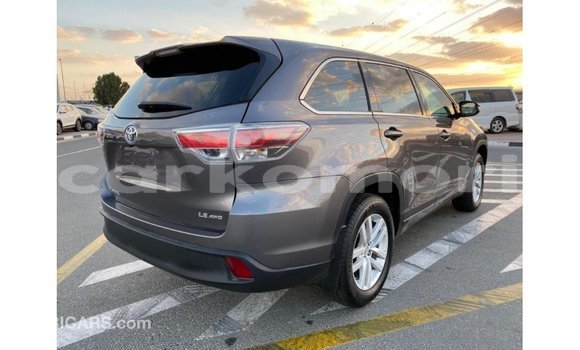 Acheter Import Voiture Toyota Highlander Autre à Import - Dubai, Grande Comore Acheter Import Voiture Toyota Highlander Autre à Import - Dubai, Grande Comore
