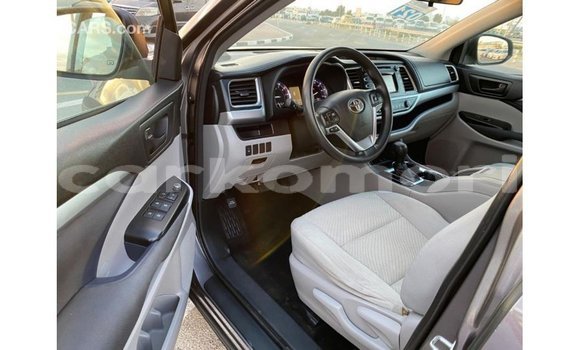 Acheter Import Voiture Toyota Highlander Autre à Import - Dubai, Grande Comore Acheter Import Voiture Toyota Highlander Autre à Import - Dubai, Grande Comore