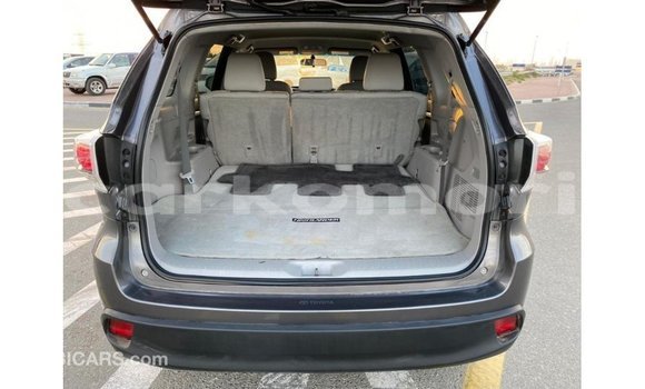 Acheter Import Voiture Toyota Highlander Autre à Import - Dubai, Grande Comore Acheter Import Voiture Toyota Highlander Autre à Import - Dubai, Grande Comore