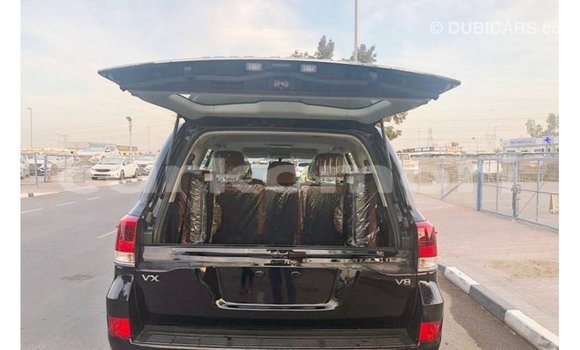 Acheter Import Voiture Toyota Land Cruiser Noir à Import - Dubai, Grande Comore Acheter Import Voiture Toyota Land Cruiser Noir à Import - Dubai, Grande Comore