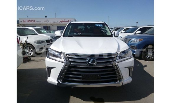 Acheter Import Voiture Lexus LX Blanc à Import - Dubai, Grande Comore Acheter Import Voiture Lexus LX Blanc à Import - Dubai, Grande Comore