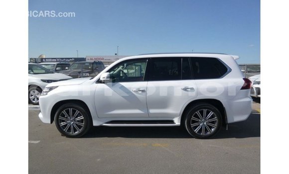 Acheter Import Voiture Lexus LX Blanc à Import - Dubai, Grande Comore Acheter Import Voiture Lexus LX Blanc à Import - Dubai, Grande Comore
