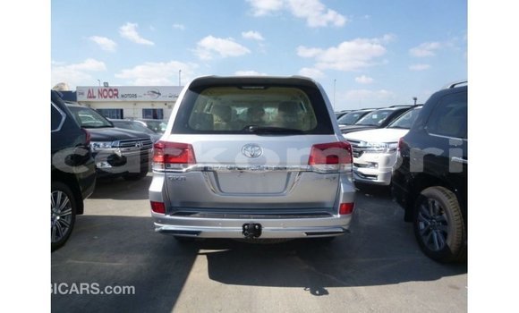 Acheter Import Voiture Toyota Land Cruiser Autre à Import - Dubai, Grande Comore Acheter Import Voiture Toyota Land Cruiser Autre à Import - Dubai, Grande Comore