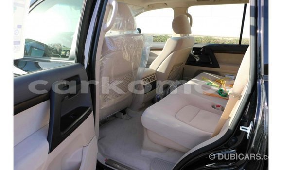 Buy Import Toyota Land Cruiser Black Car in Import - Dubai in Great Comore Buy Import Toyota Land Cruiser Black Car in Import - Dubai in Great Comore