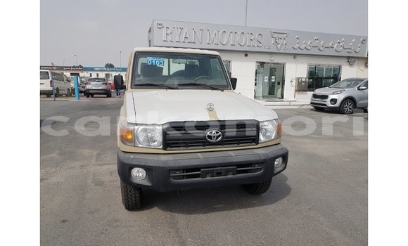 Buy Import Toyota Land Cruiser Beige Car in Import - Dubai in Great Comore Buy Import Toyota Land Cruiser Beige Car in Import - Dubai in Great Comore