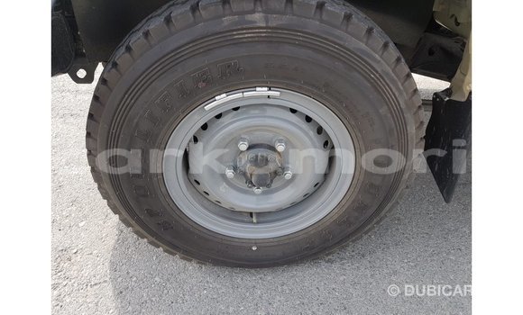Buy Import Toyota Land Cruiser Beige Car in Import - Dubai in Great Comore Buy Import Toyota Land Cruiser Beige Car in Import - Dubai in Great Comore