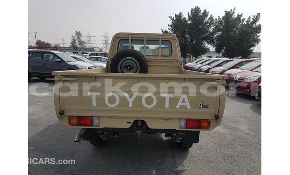 Buy Import Toyota Land Cruiser Beige Car in Import - Dubai in Great Comore Buy Import Toyota Land Cruiser Beige Car in Import - Dubai in Great Comore