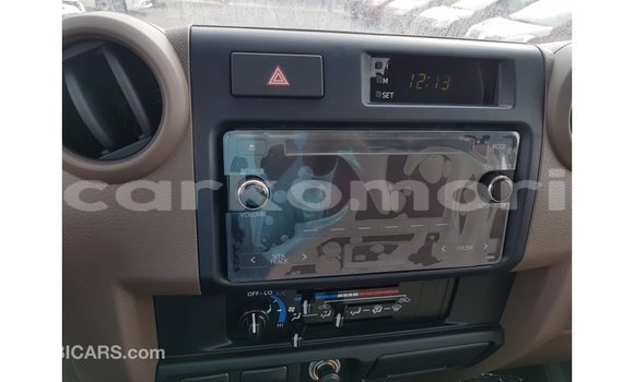 Buy Import Toyota Land Cruiser Beige Car in Import - Dubai in Great Comore Buy Import Toyota Land Cruiser Beige Car in Import - Dubai in Great Comore
