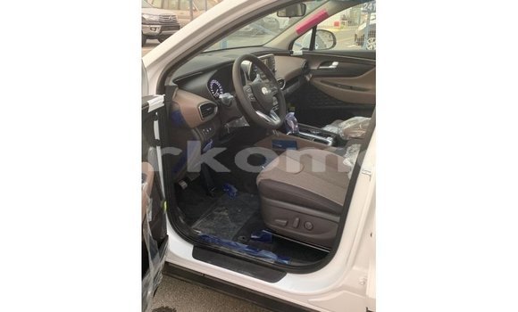 Buy Import Hyundai Santa Fe White Car in Import - Dubai in Great Comore Buy Import Hyundai Santa Fe White Car in Import - Dubai in Great Comore