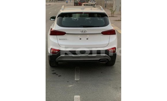 Buy Import Hyundai Santa Fe White Car in Import - Dubai in Great Comore Buy Import Hyundai Santa Fe White Car in Import - Dubai in Great Comore