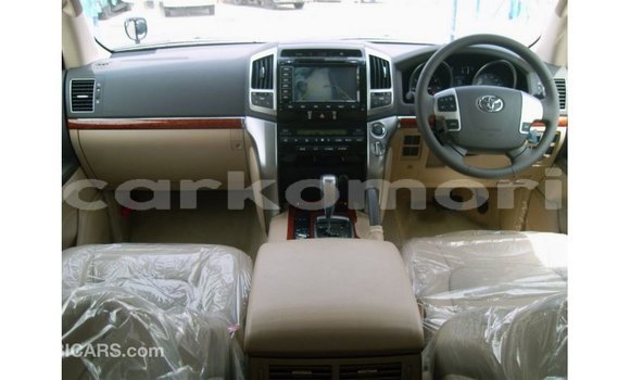 Buy Import Toyota Land Cruiser Black Car in Import - Dubai in Great Comore Buy Import Toyota Land Cruiser Black Car in Import - Dubai in Great Comore