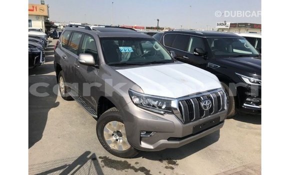 Acheter Import Voiture Toyota Prado Marron à Import - Dubai, Grande Comore Acheter Import Voiture Toyota Prado Marron à Import - Dubai, Grande Comore