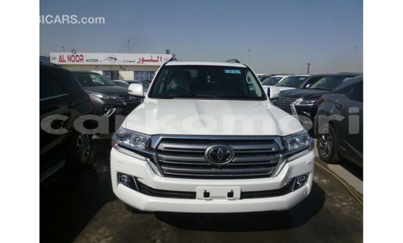 Buy Import Toyota Land Cruiser White Car in Import - Dubai in Great Comore Buy Import Toyota Land Cruiser White Car in Import - Dubai in Great Comore