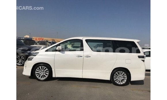 Acheter Import Voiture Toyota Vellfire Blanc à Import - Dubai, Grande Comore Acheter Import Voiture Toyota Vellfire Blanc à Import - Dubai, Grande Comore