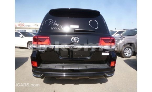 Buy Import Toyota Land Cruiser Black Car in Import - Dubai in Great Comore Buy Import Toyota Land Cruiser Black Car in Import - Dubai in Great Comore