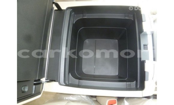 Acheter Import Voiture Toyota Land Cruiser Noir à Import - Dubai, Grande Comore Acheter Import Voiture Toyota Land Cruiser Noir à Import - Dubai, Grande Comore
