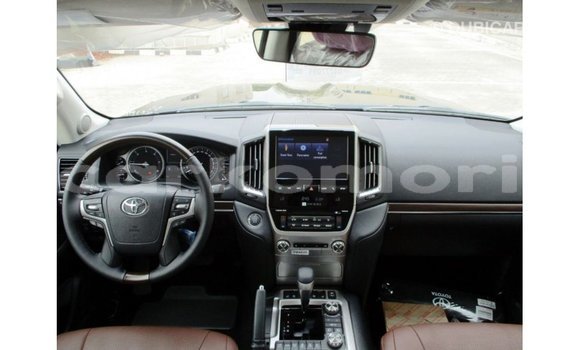 Buy Import Toyota Land Cruiser Black Car in Import - Dubai in Great Comore Buy Import Toyota Land Cruiser Black Car in Import - Dubai in Great Comore