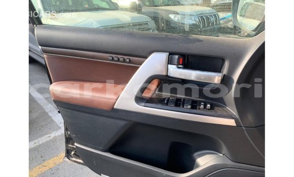 Buy Import Toyota Land Cruiser Black Car in Import - Dubai in Great Comore Buy Import Toyota Land Cruiser Black Car in Import - Dubai in Great Comore