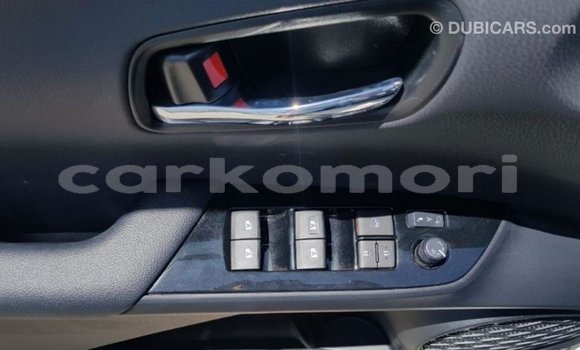 Acheter Import Voiture Toyota Prius Blanc à Import - Dubai, Grande Comore Acheter Import Voiture Toyota Prius Blanc à Import - Dubai, Grande Comore