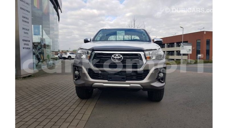Big with watermark toyota hilux grande comore import dubai 2850