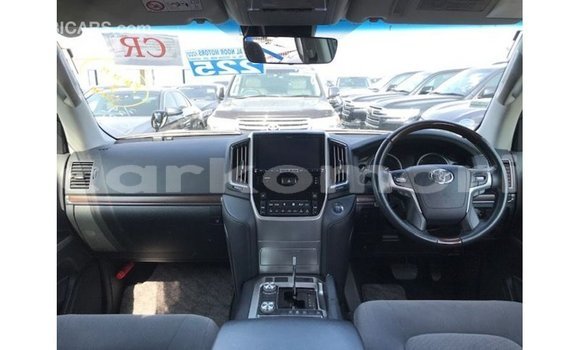 Acheter Import Voiture Toyota Land Cruiser Noir à Import - Dubai, Grande Comore Acheter Import Voiture Toyota Land Cruiser Noir à Import - Dubai, Grande Comore