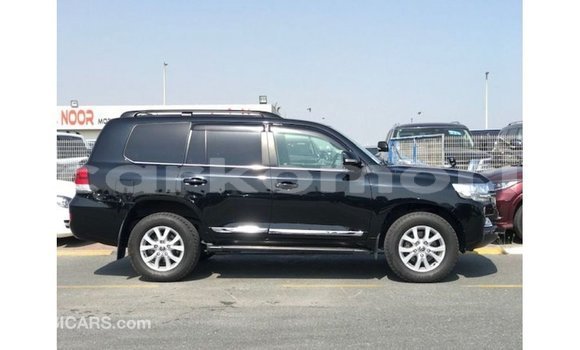 Acheter Import Voiture Toyota Land Cruiser Noir à Import - Dubai, Grande Comore Acheter Import Voiture Toyota Land Cruiser Noir à Import - Dubai, Grande Comore