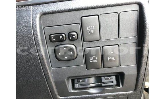 Acheter Import Voiture Toyota Land Cruiser Noir à Import - Dubai, Grande Comore Acheter Import Voiture Toyota Land Cruiser Noir à Import - Dubai, Grande Comore