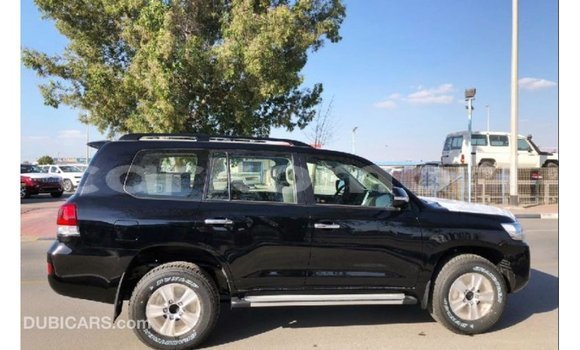 Buy Import Toyota Land Cruiser Black Car in Import - Dubai in Great Comore Buy Import Toyota Land Cruiser Black Car in Import - Dubai in Great Comore