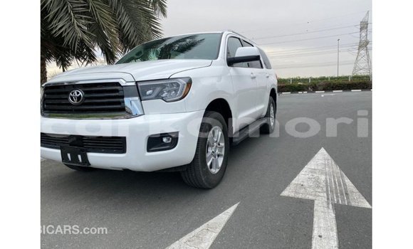 Acheter Import Voiture Toyota Sequoia Blanc à Import - Dubai, Grande Comore Acheter Import Voiture Toyota Sequoia Blanc à Import - Dubai, Grande Comore