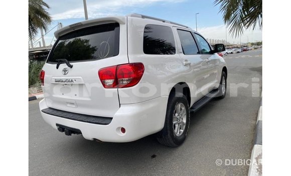 Acheter Import Voiture Toyota Sequoia Blanc à Import - Dubai, Grande Comore Acheter Import Voiture Toyota Sequoia Blanc à Import - Dubai, Grande Comore