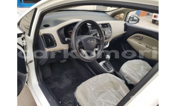 Acheter Import Voiture Kia Rio Blanc à Import - Dubai, Grande Comore Acheter Import Voiture Kia Rio Blanc à Import - Dubai, Grande Comore