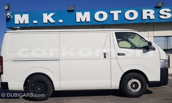 Acheter Import Voiture Toyota Hiace Blanc à Import - Dubai, Grande Comore Acheter Import Voiture Toyota Hiace Blanc à Import - Dubai, Grande Comore