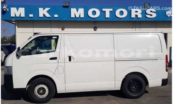 Acheter Import Voiture Toyota Hiace Blanc à Import - Dubai, Grande Comore Acheter Import Voiture Toyota Hiace Blanc à Import - Dubai, Grande Comore