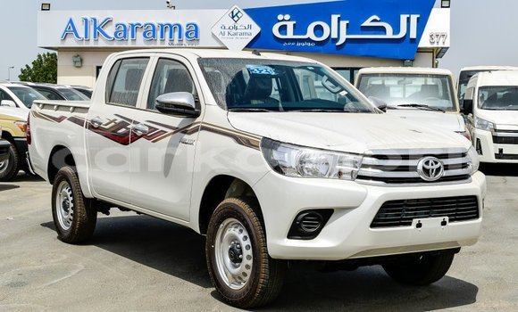 Acheter Import Voiture Toyota Hilux Blanc à Import - Dubai, Grande Comore Acheter Import Voiture Toyota Hilux Blanc à Import - Dubai, Grande Comore