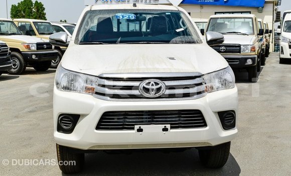 Acheter Import Voiture Toyota Hilux Blanc à Import - Dubai, Grande Comore Acheter Import Voiture Toyota Hilux Blanc à Import - Dubai, Grande Comore