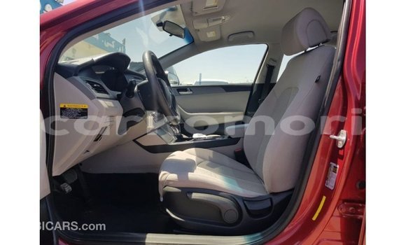 Acheter Import Voiture Hyundai Sonata Rouge à Import - Dubai, Grande Comore Acheter Import Voiture Hyundai Sonata Rouge à Import - Dubai, Grande Comore