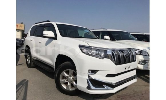 Acheter Import Voiture Toyota Prado Blanc à Import - Dubai, Grande Comore Acheter Import Voiture Toyota Prado Blanc à Import - Dubai, Grande Comore