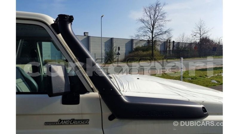 Big with watermark toyota land cruiser grande comore import dubai 2883