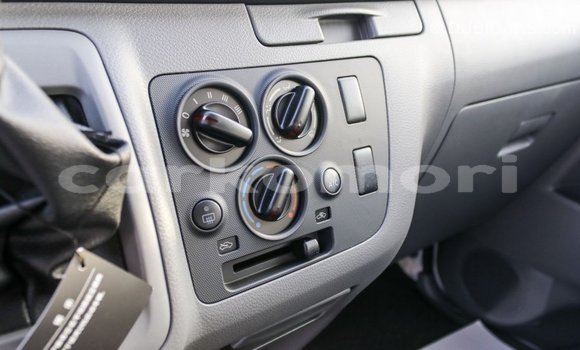 Acheter Import Voiture Nissan Urvan Blanc à Import - Dubai, Grande Comore Acheter Import Voiture Nissan Urvan Blanc à Import - Dubai, Grande Comore