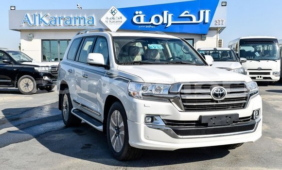 Acheter Import Voiture Toyota Land Cruiser Blanc à Import - Dubai, Grande Comore Acheter Import Voiture Toyota Land Cruiser Blanc à Import - Dubai, Grande Comore