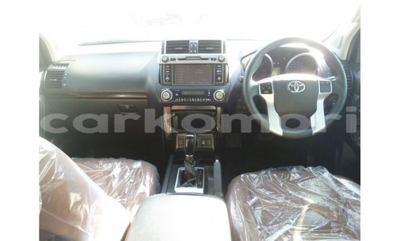 Acheter Import Voiture Toyota Prado Blanc à Import - Dubai, Grande Comore Acheter Import Voiture Toyota Prado Blanc à Import - Dubai, Grande Comore
