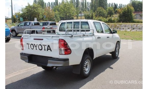 Acheter Import Voiture Toyota Hilux Blanc à Import - Dubai, Grande Comore Acheter Import Voiture Toyota Hilux Blanc à Import - Dubai, Grande Comore