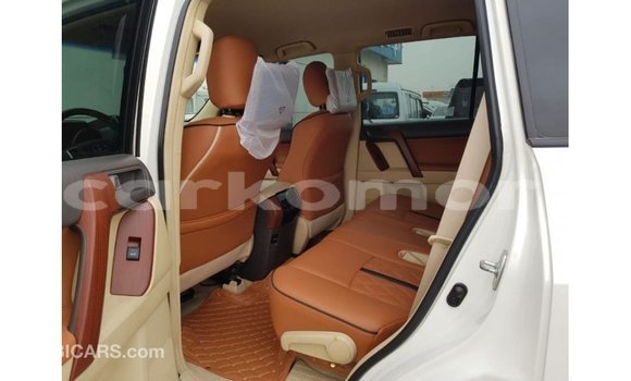 Acheter Import Voiture Toyota Prado Blanc à Import - Dubai, Grande Comore Acheter Import Voiture Toyota Prado Blanc à Import - Dubai, Grande Comore