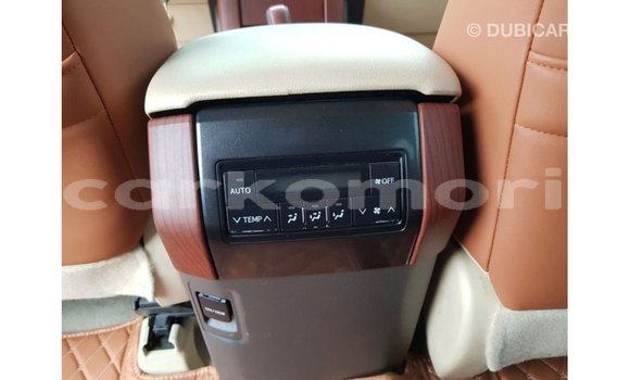 Acheter Import Voiture Toyota Prado Blanc à Import - Dubai, Grande Comore Acheter Import Voiture Toyota Prado Blanc à Import - Dubai, Grande Comore